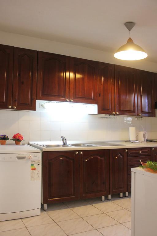 Apartments Nina Beach Makarska Exterior photo