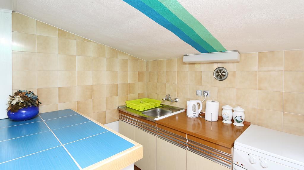 Apartments Nina Beach Makarska Exterior photo