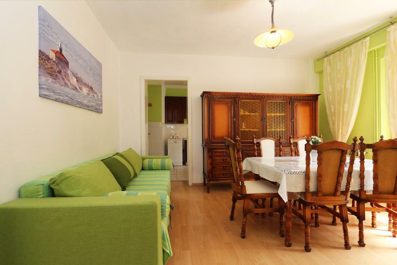 Apartments Nina Beach Makarska Exterior photo