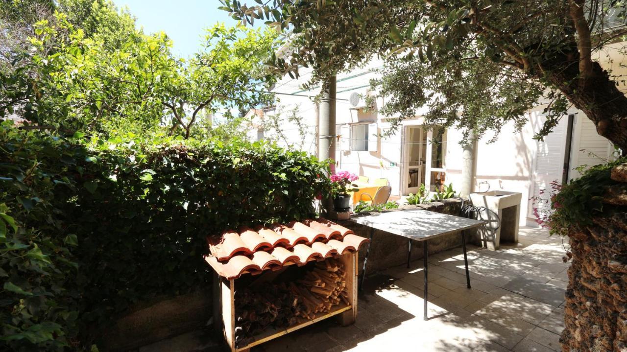 Apartments Nina Beach Makarska Exterior photo